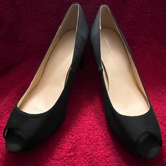 Elegantly Liz Claiborne Black Peep-Toe Heels - Picture 6 of 9